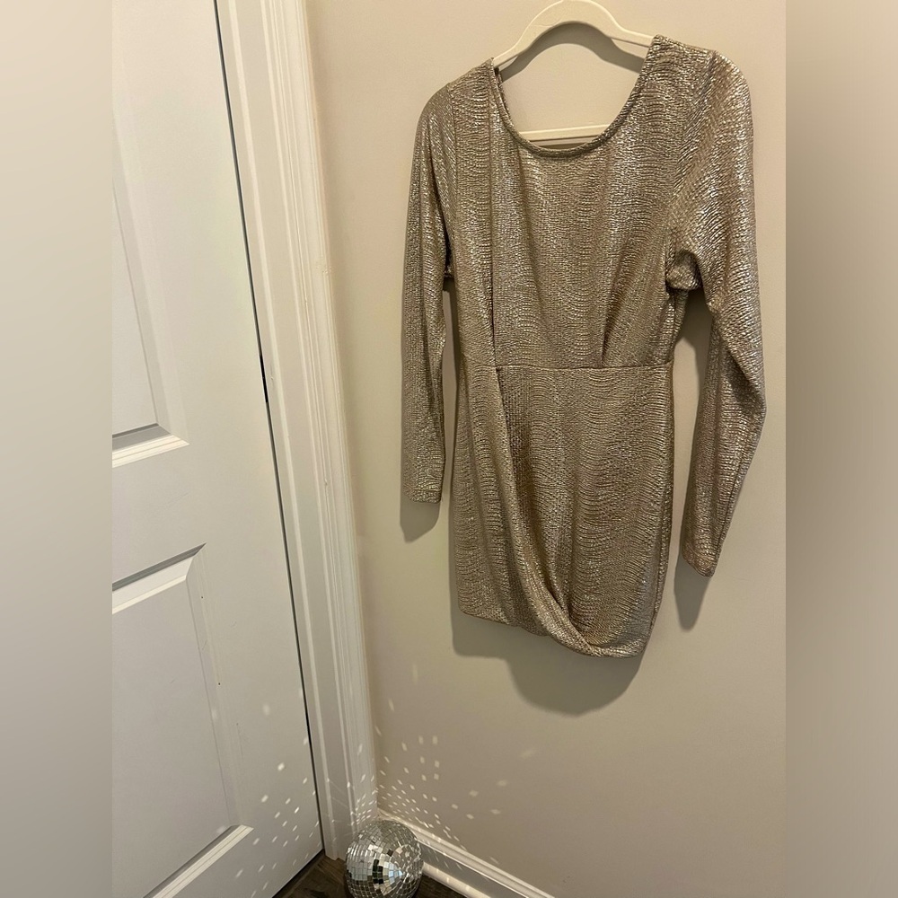 BCBGenration Women’s Gold Foil Long Sleeve Dress 🪩